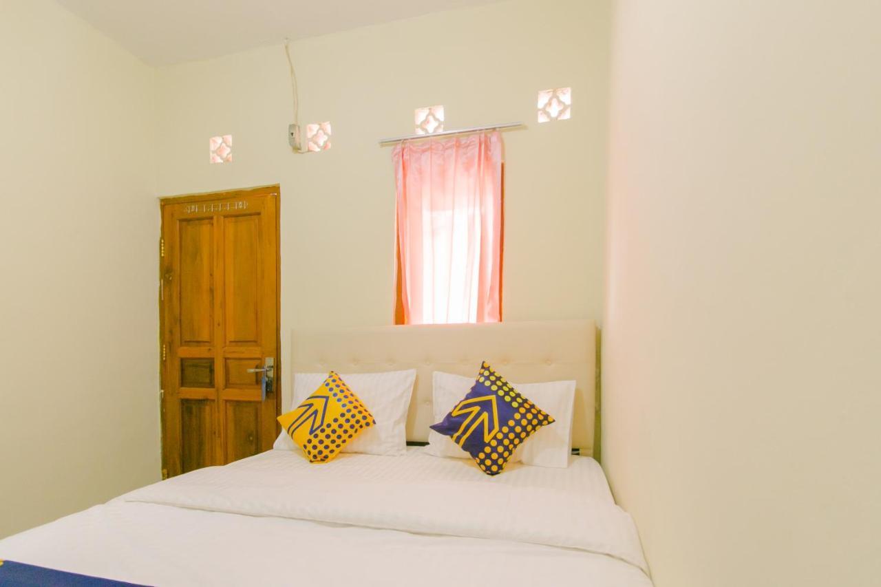 Ayu Homestay Syariah スカブミ エクステリア 写真