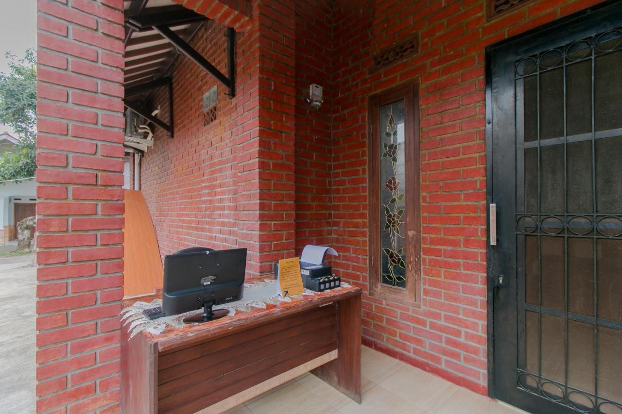 Ayu Homestay Syariah スカブミ エクステリア 写真