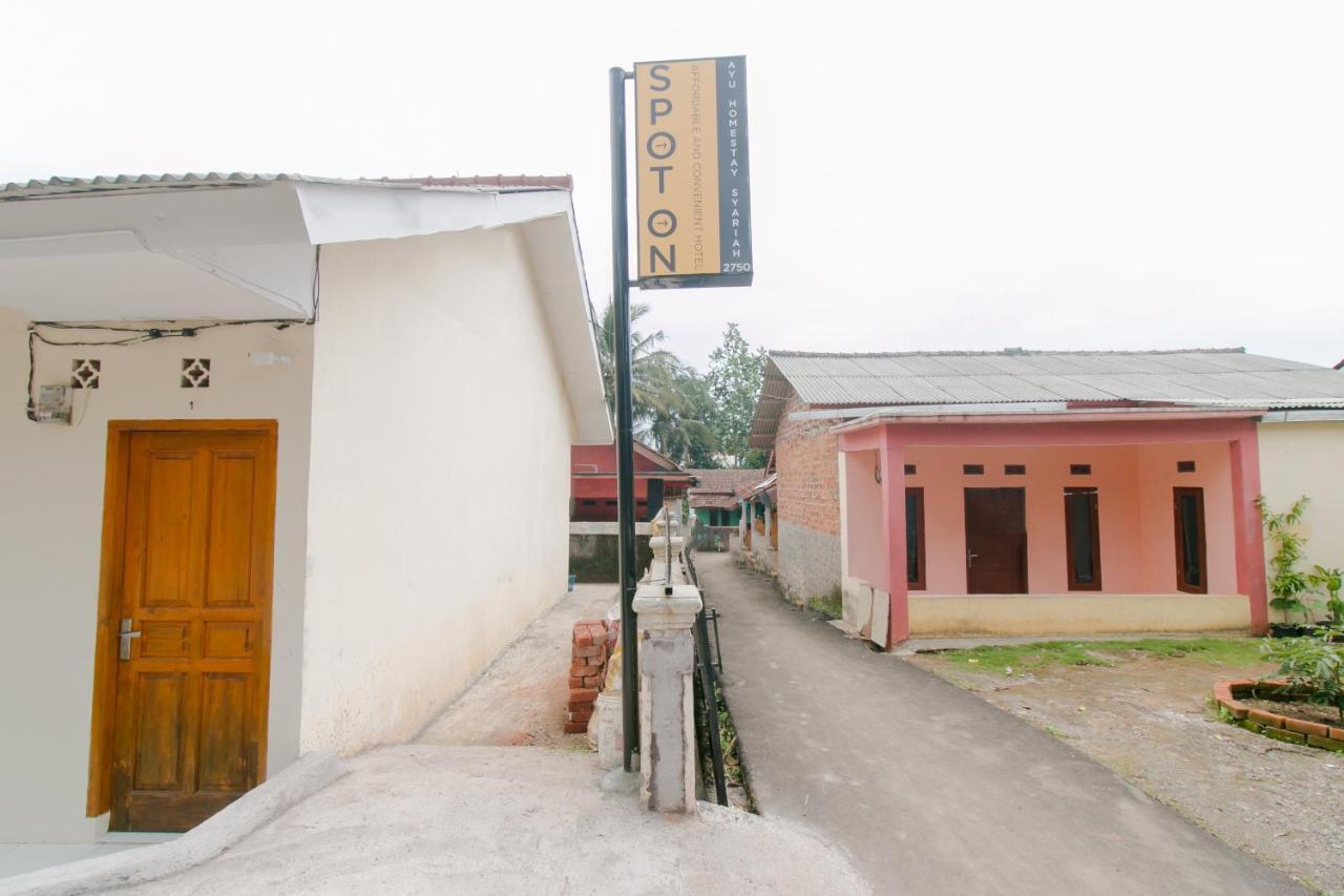 Ayu Homestay Syariah スカブミ エクステリア 写真