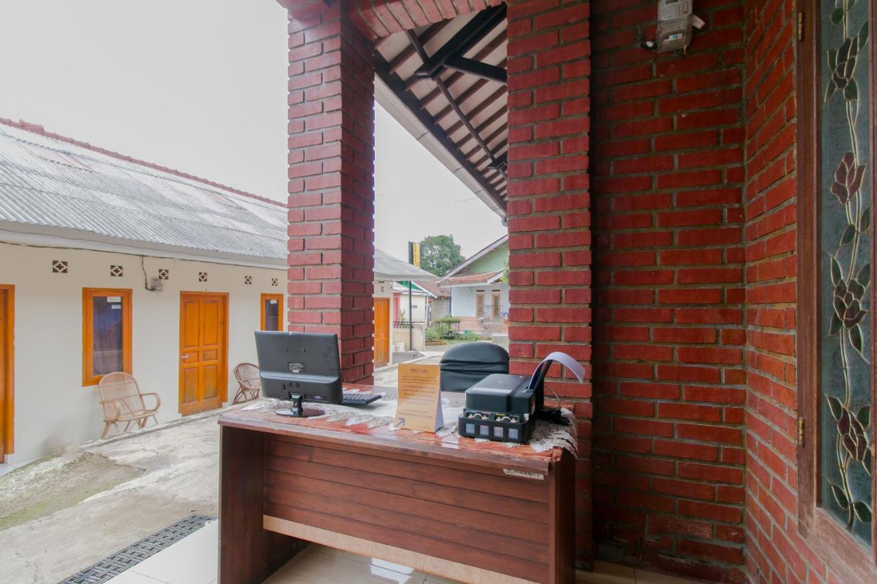 Ayu Homestay Syariah スカブミ エクステリア 写真