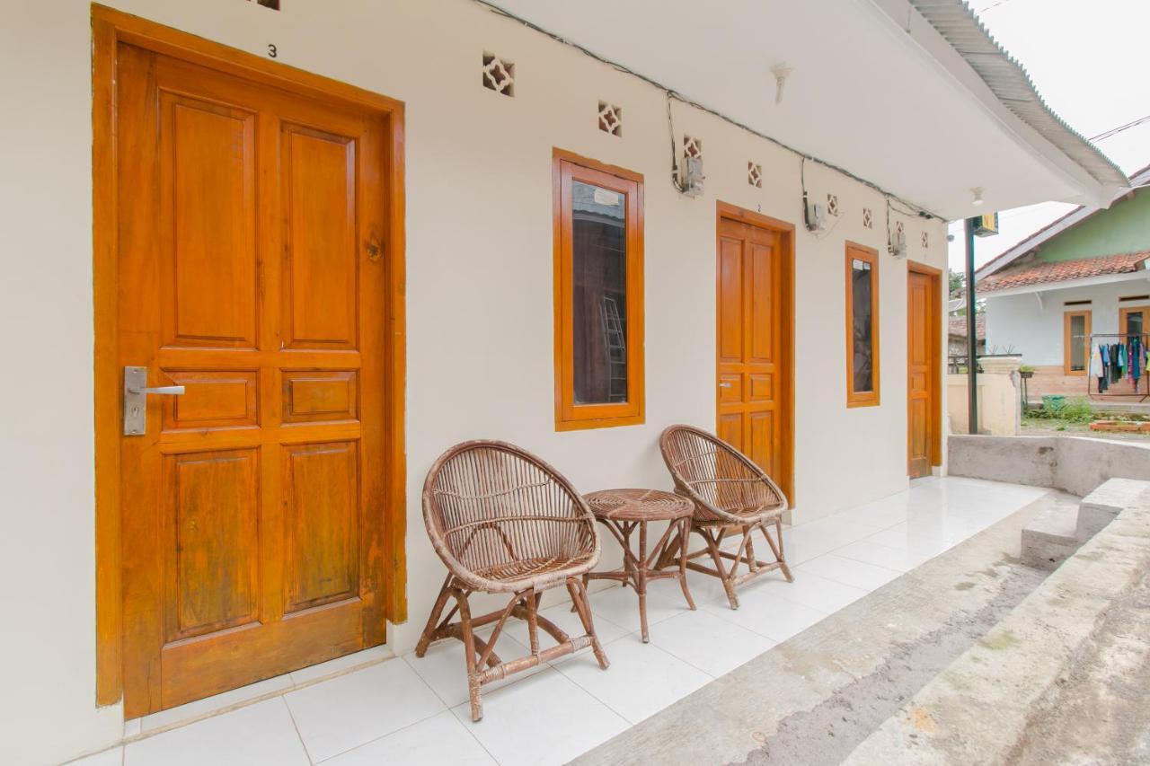 Ayu Homestay Syariah スカブミ エクステリア 写真