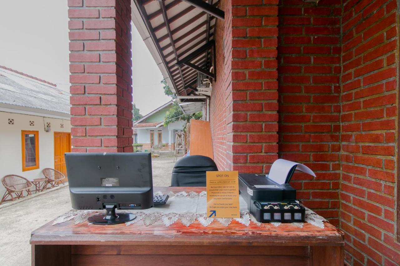Ayu Homestay Syariah スカブミ エクステリア 写真